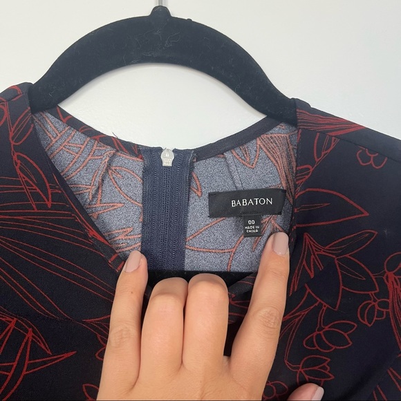 Babaton body con dress with horizontal rib cutout - Picture 3 of 3